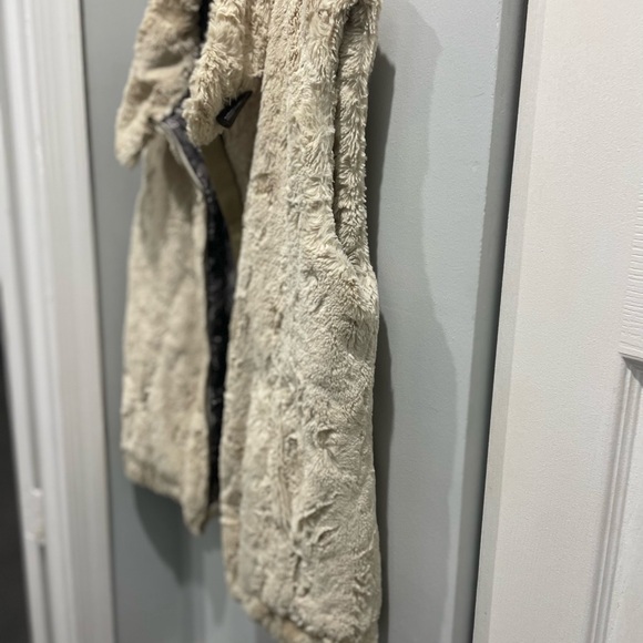 Sanctuary Faux Fur Vest - Picture 7 of 7